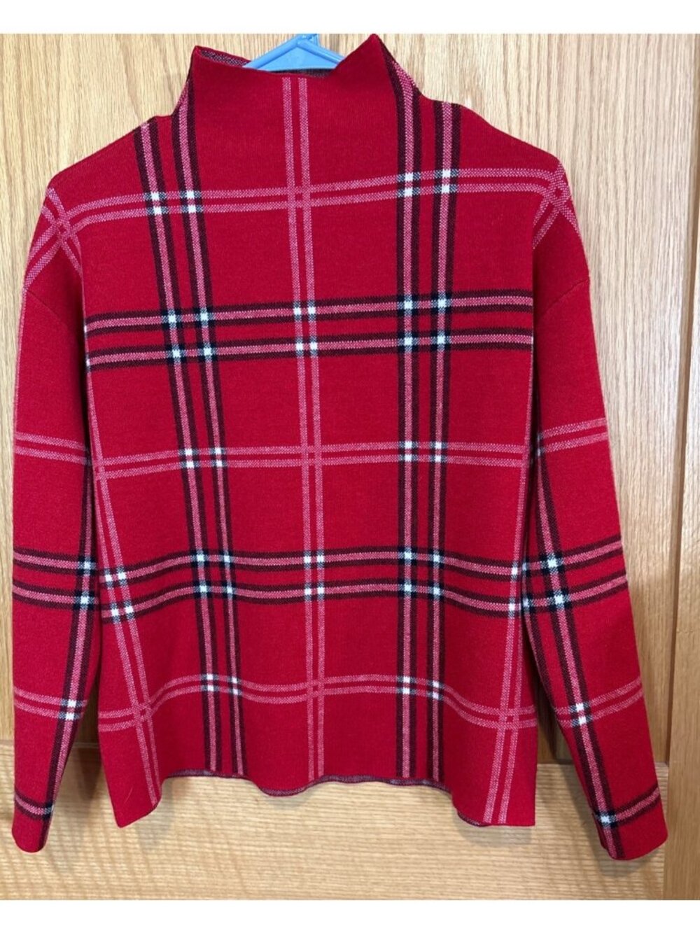 Tahari Red Plaid Mock Neck Long Sleeve Sweater Medium Rayon Blend
